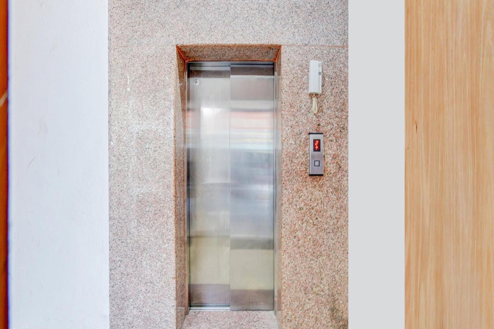 Super Collection O Sector 104 Noida Ξενοδοχείο Εξωτερικό φωτογραφία
