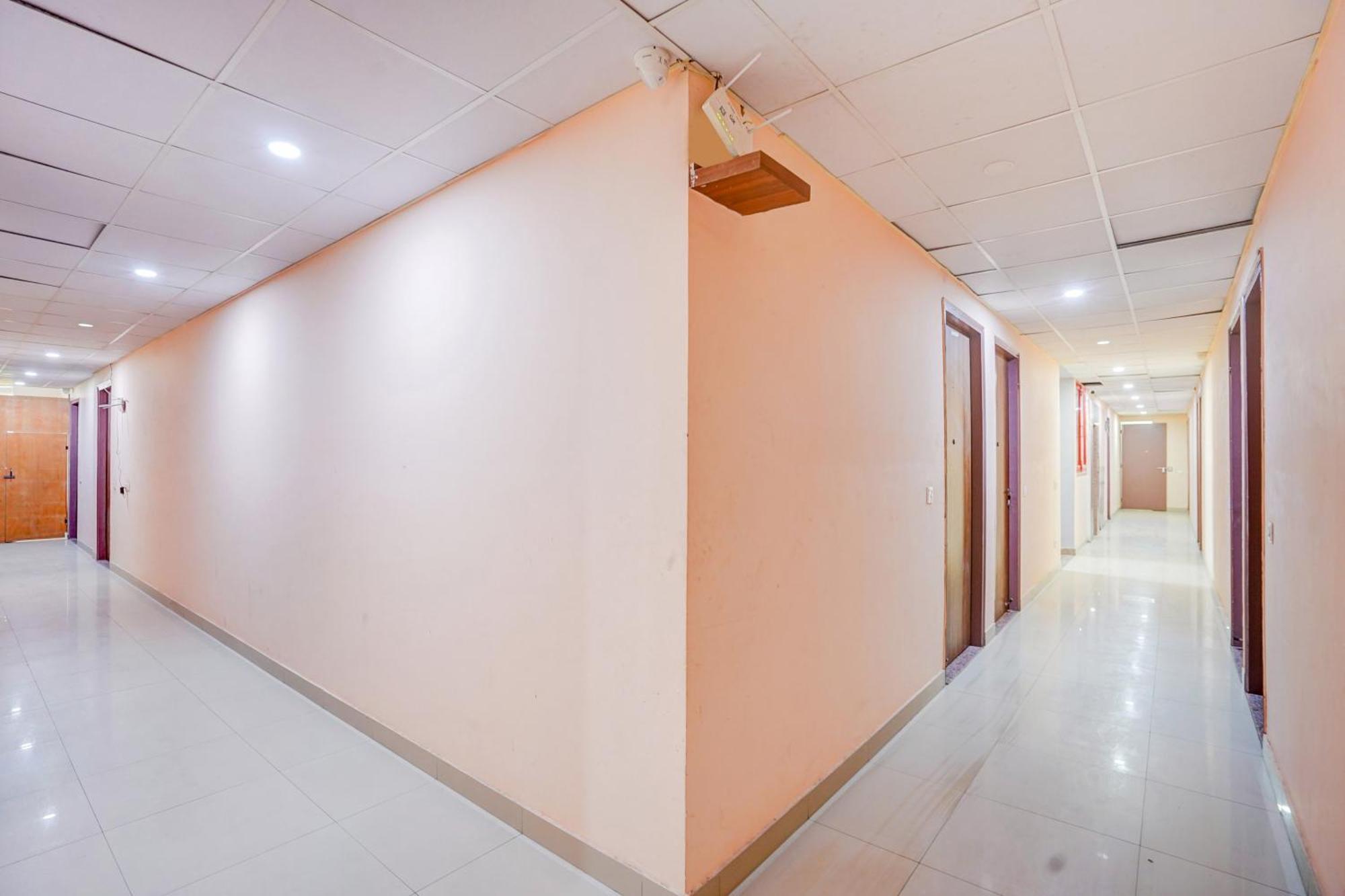Super Collection O Sector 104 Noida Ξενοδοχείο Εξωτερικό φωτογραφία
